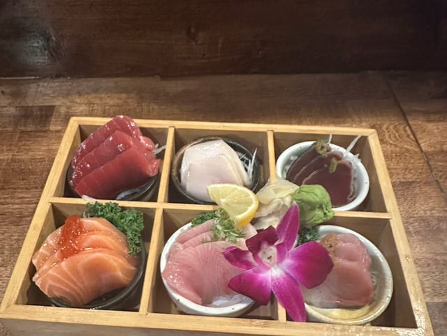 Sashimi Deluxe Entrée.