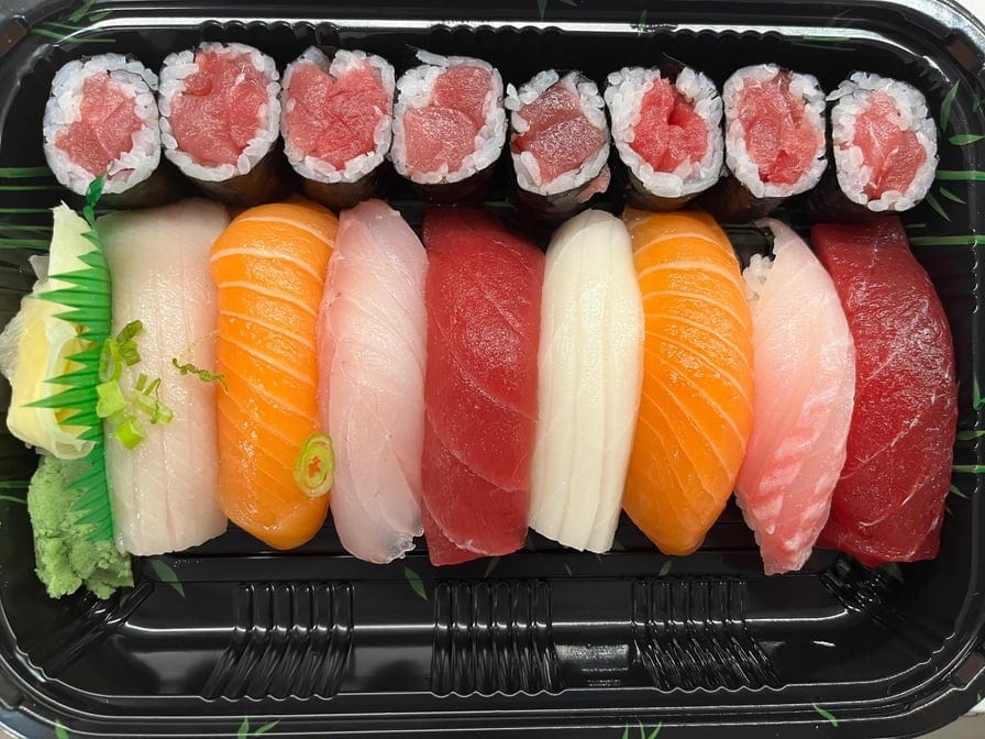 Sushi Deluxe Entrée.